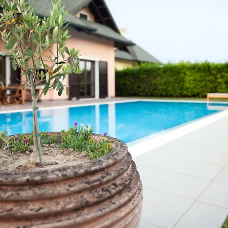 Helena * Albarella Island