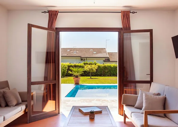 Helena * Albarella Island